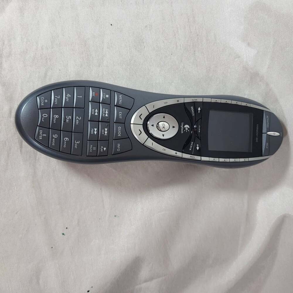 Logitech Harmony 880 Advanced Universal Remote Control
